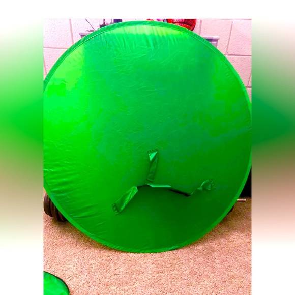 Titan Gaming Chair Green Screen for Streaming Circular 42.9" Diameter Folding - Picture 6 of 9